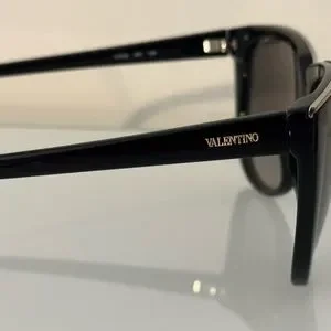 VALENTINO Black Sunnies - light wear! Valentino Eyewear Vls-180a - Black / V-light Gold Sunglasses  main image 3